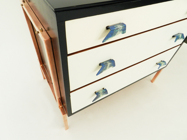 Chest of drawers