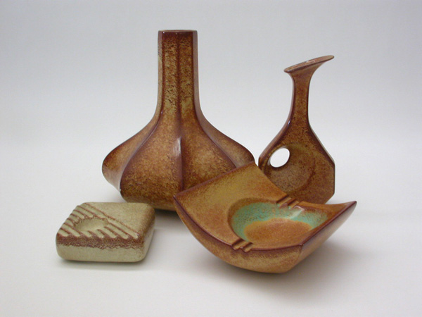 Set of vases and ashtrays