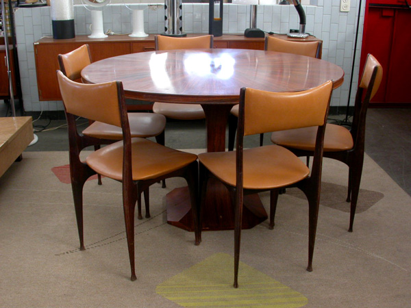 Dining table with 6 chairs