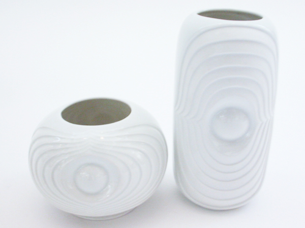 Small pair of vases