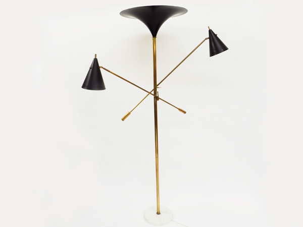 Adjustable floor lamp