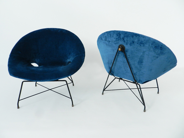 Pair of armchair mod. Kosmos