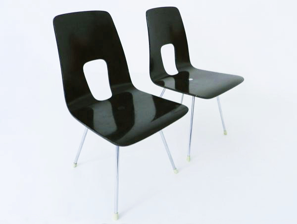 4 Chairs mod. Ein Punkt