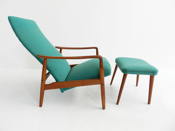 Lounge chair and ottoman