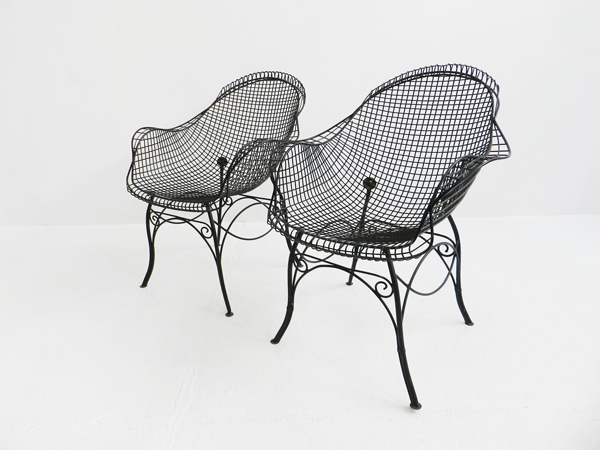 2 Garden nest armchairs