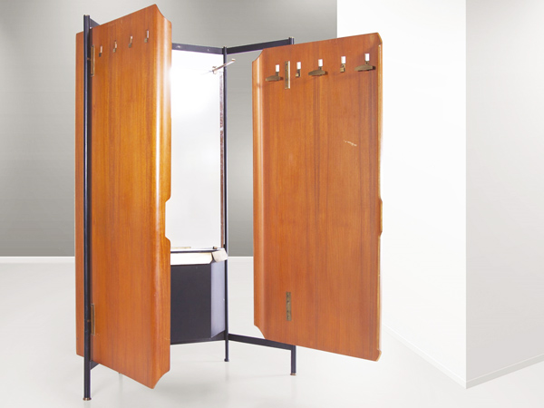 Coat rack cabinet