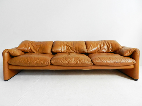 Three seater sofa mod. Maralunga