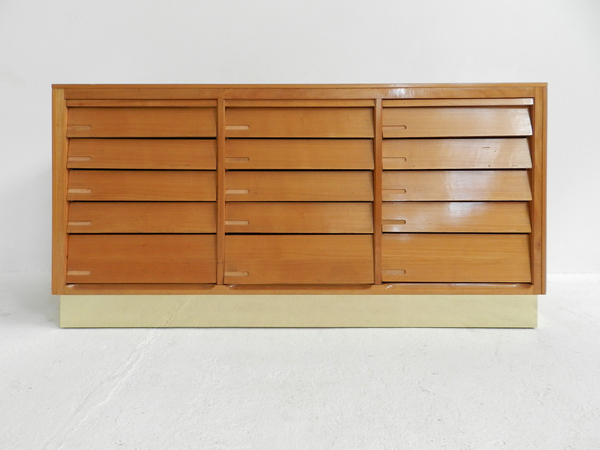 Chest of drawers with mirrored brass