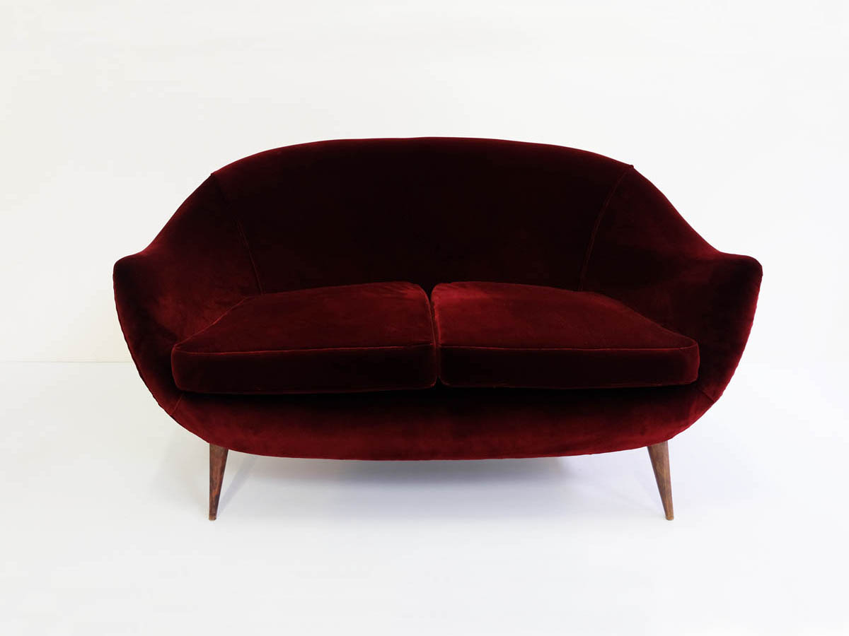 Two-seater love sofa