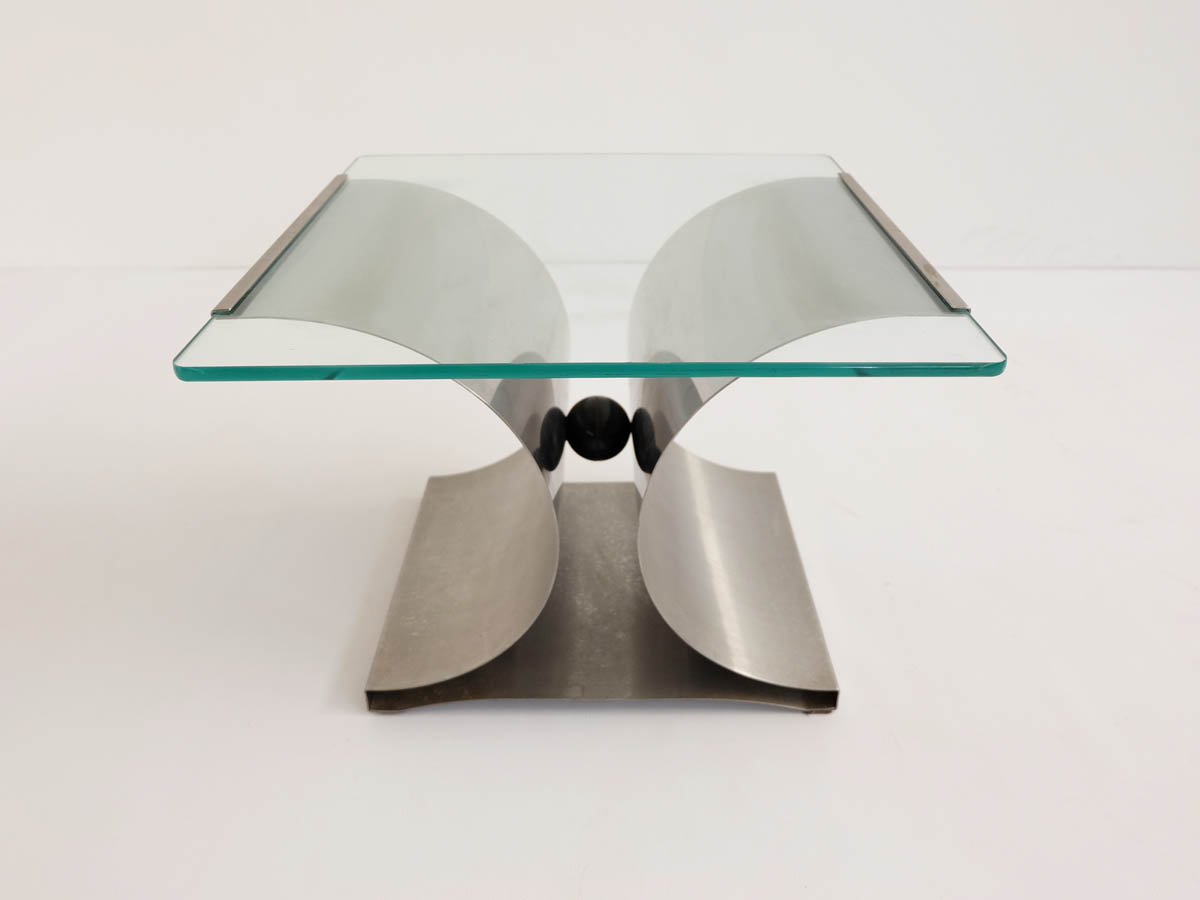 Squared coffee table