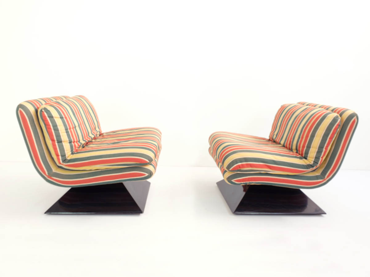 3 Space age lounge chairs