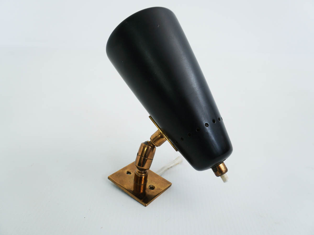 Adjustable spot light