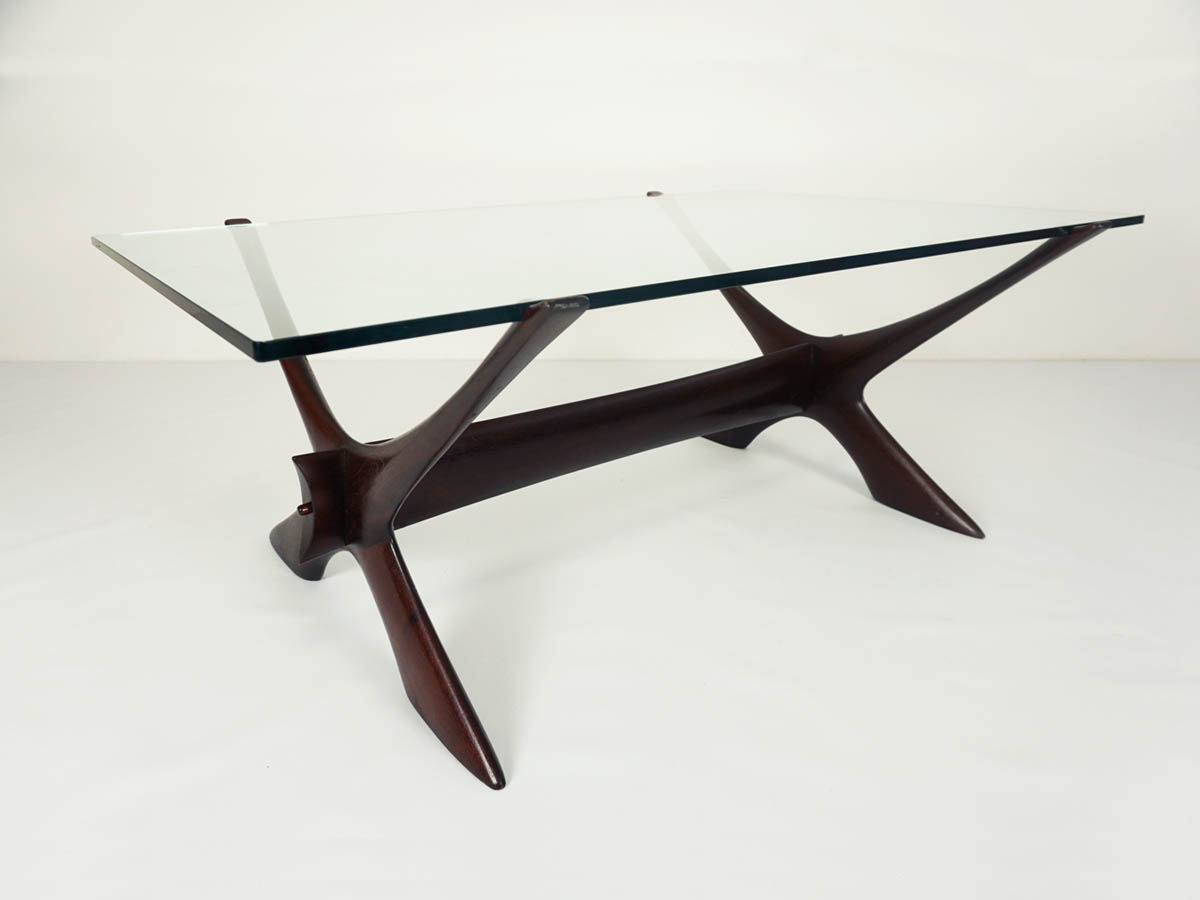 Elegant cocktail table