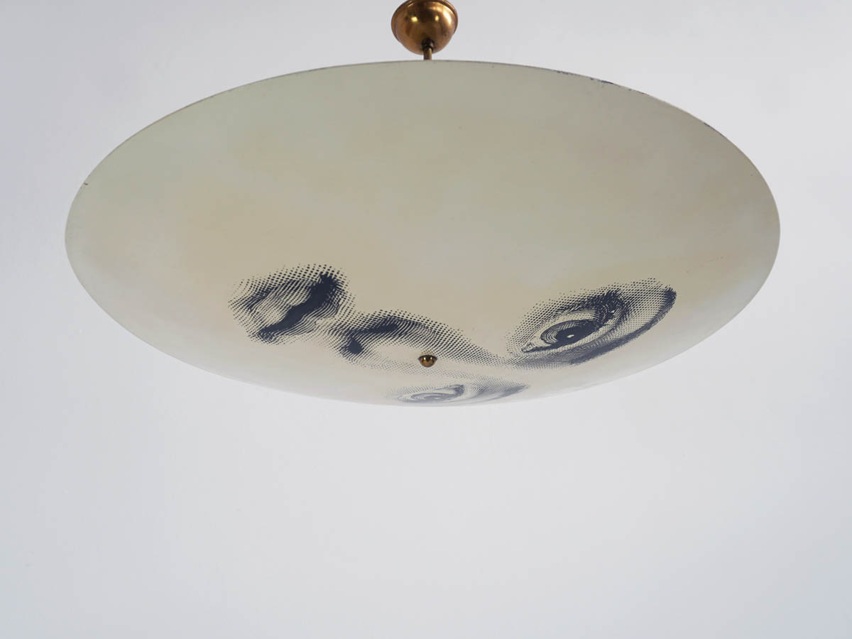 Iconic face pendant lamp