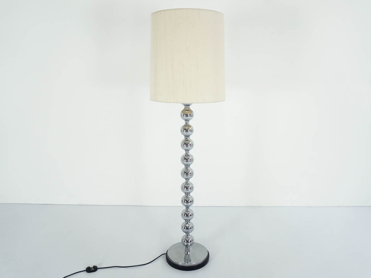 Glossy Floor Lamp With Raw Silk Shade