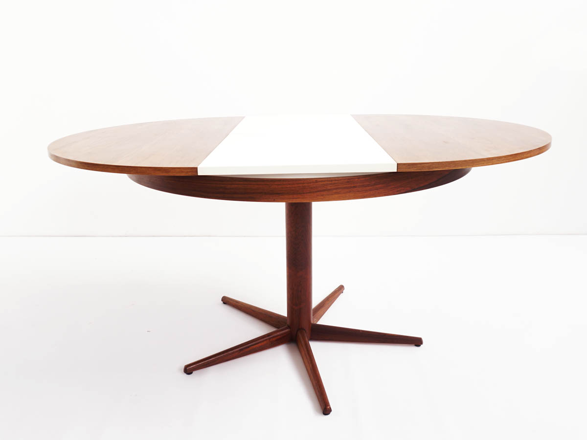 Extendable dining table in Brasilian Rio Palissander