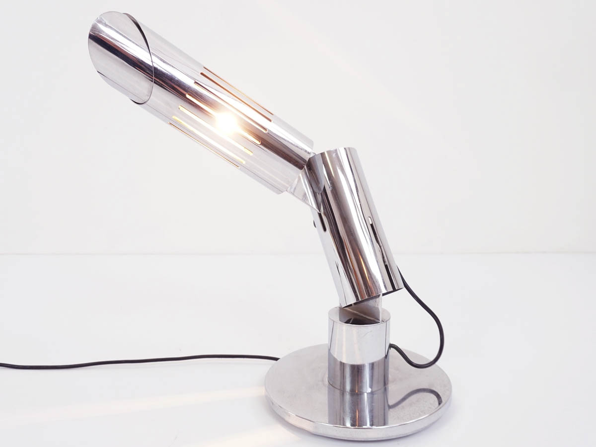 Big adjustable table lamp