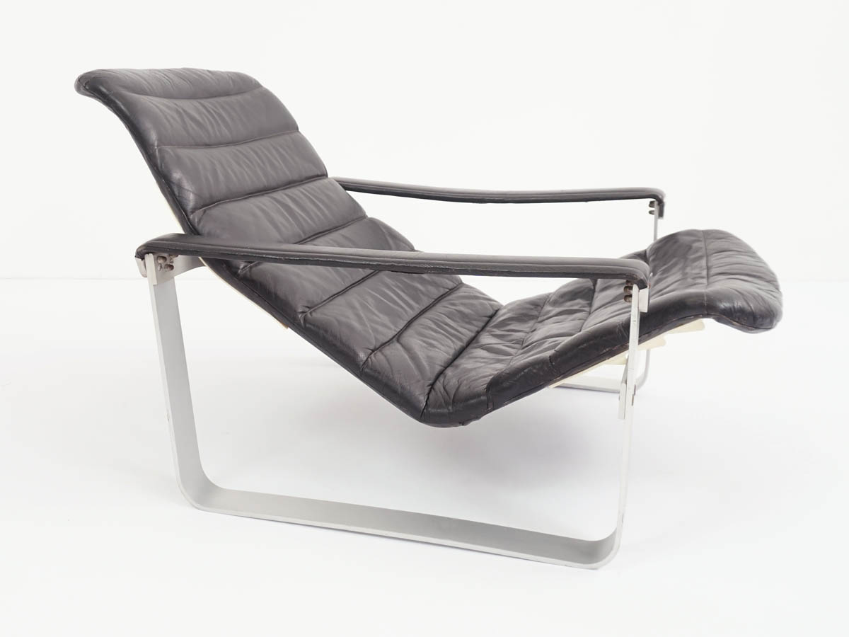 Black Leather Lounge chair mod. Pullka