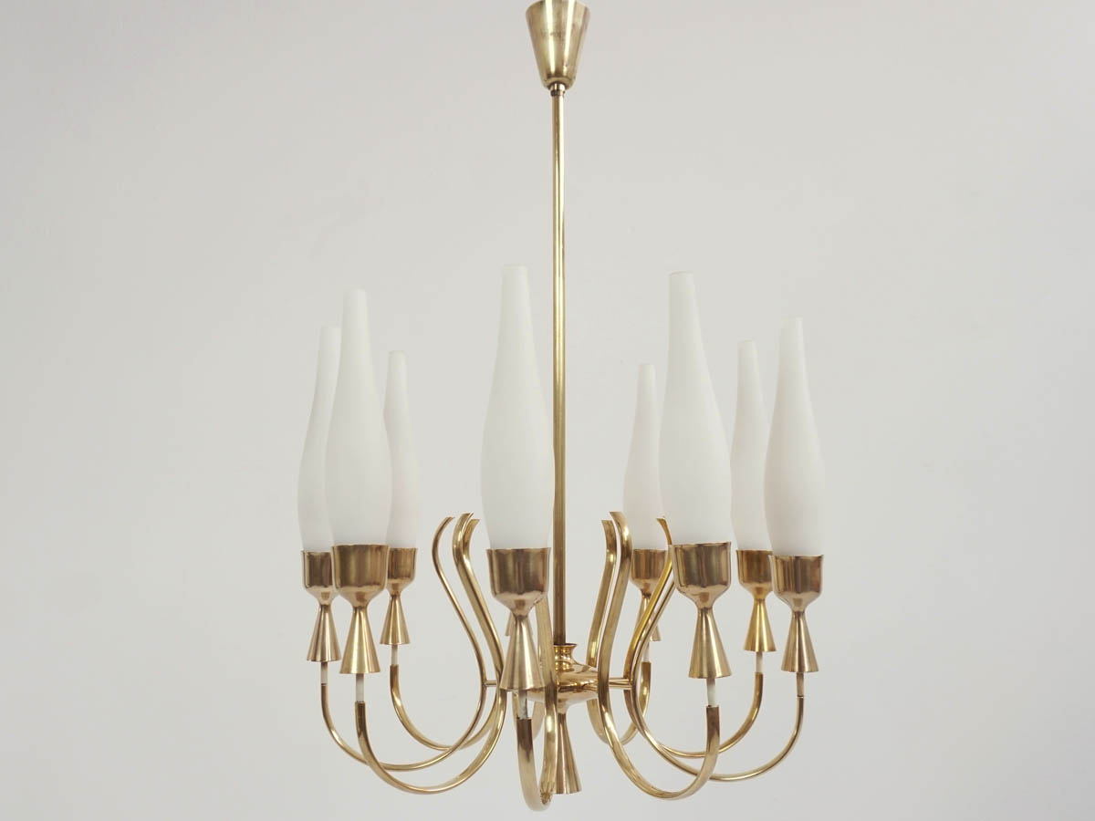 9 Arms Elegant Chandelier in Brass and Opaline Glass