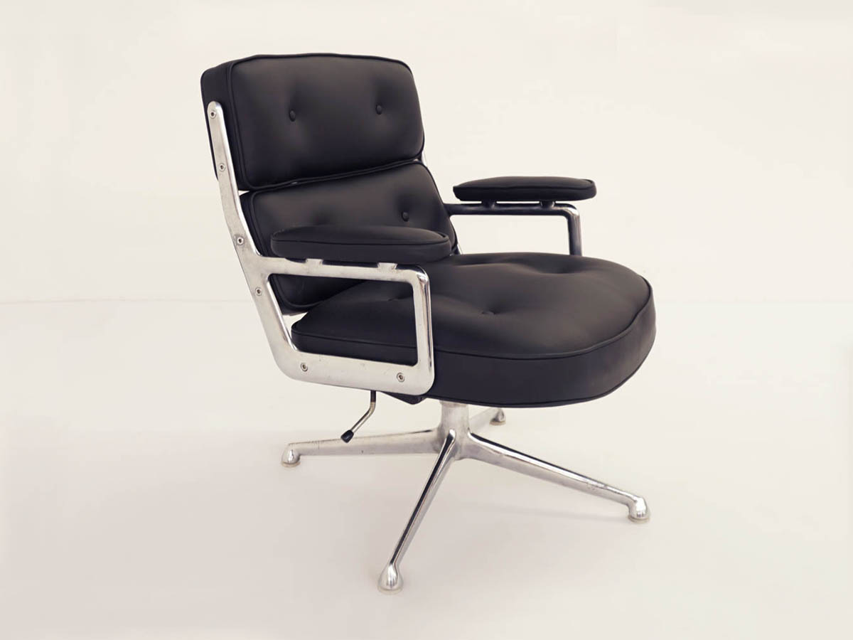 Sedia Girevole in Pelle Nera Herman Miller mod. ES 104