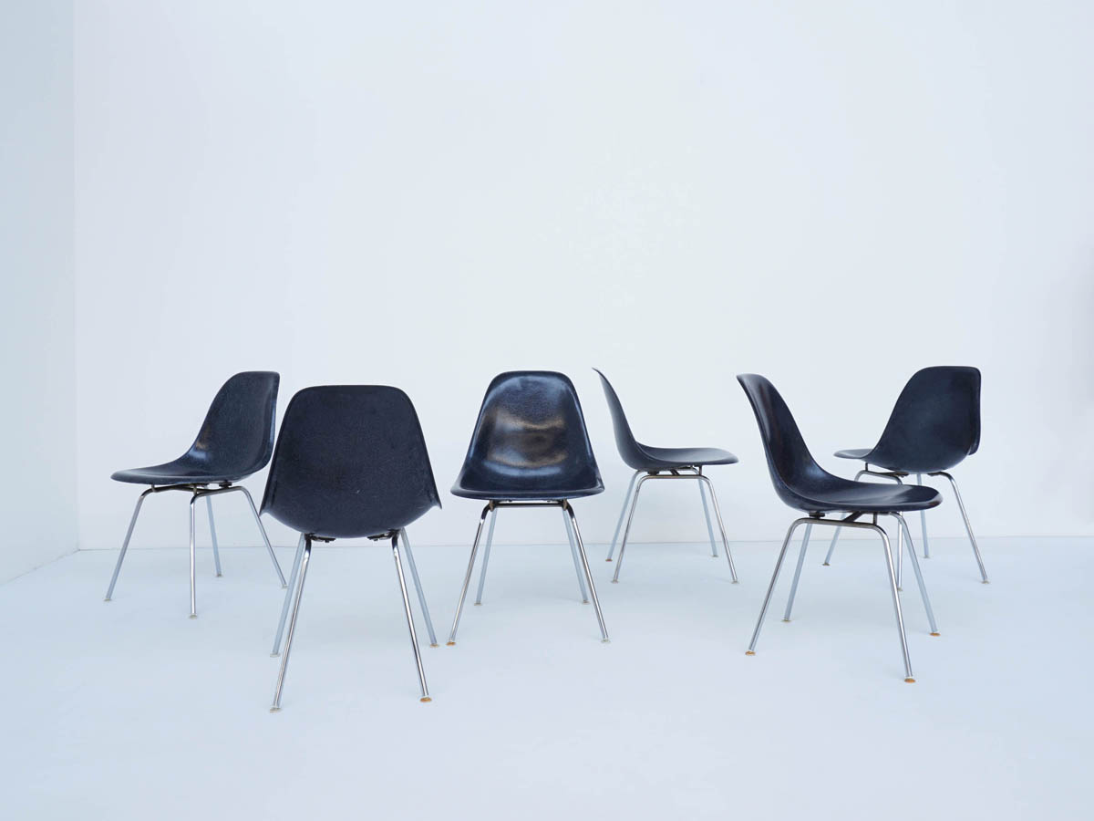 6 Fiberglass Side Chairs Dark Blue mod. DSX