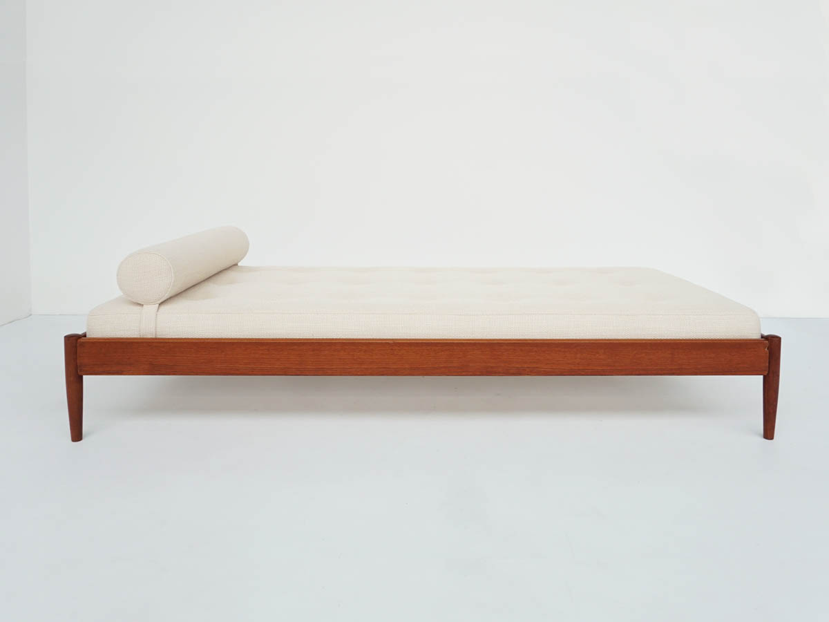 Letto o Day Bed in Teak