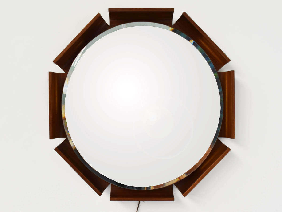Hinterleuchteter Spiegel aus gebogenem Palisander-Sperrholz