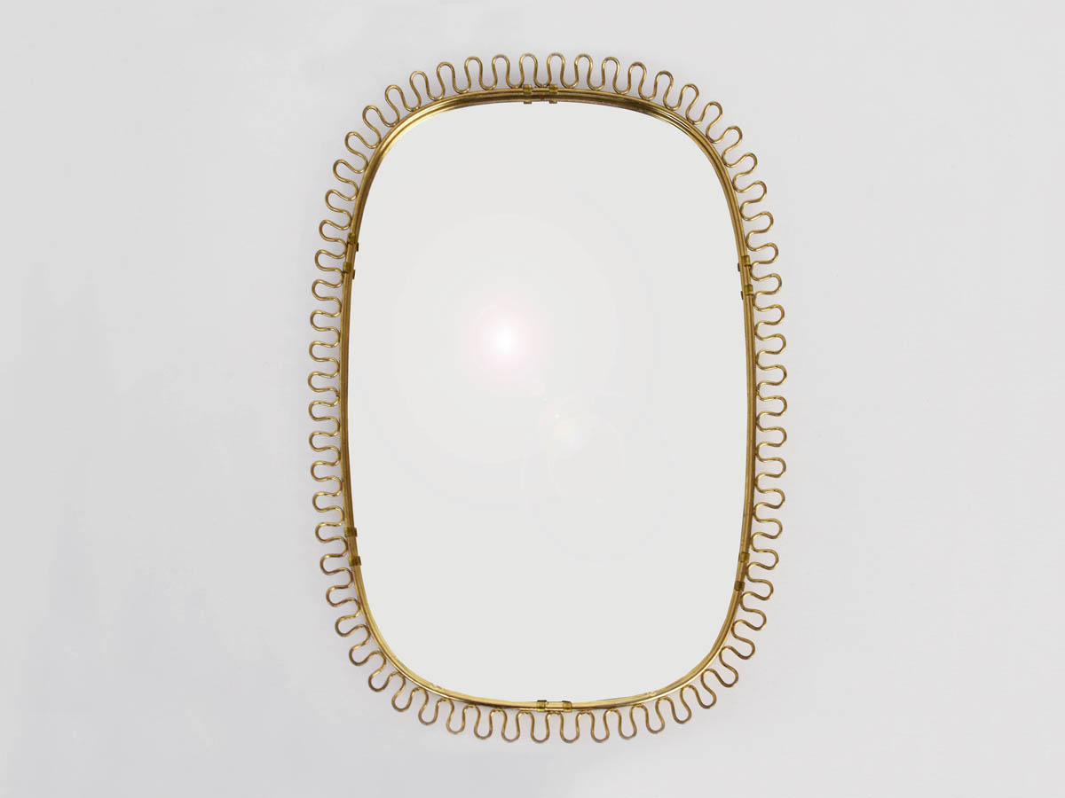 Kleiner Ovaler Spiegel mit Gewelltem Messingrahmen