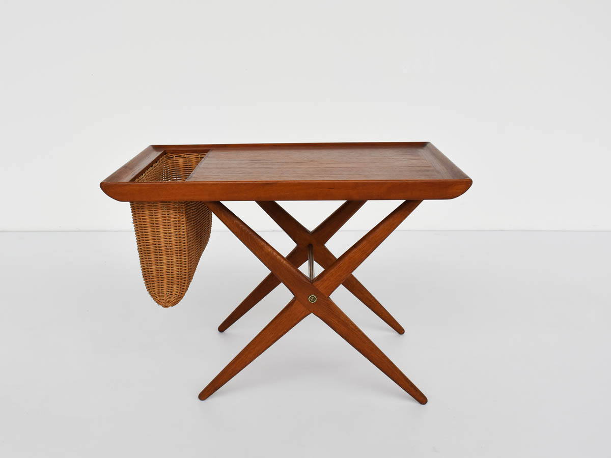 Table Basse Design Scandinave Moderne avec Porte-Revues en Rotin