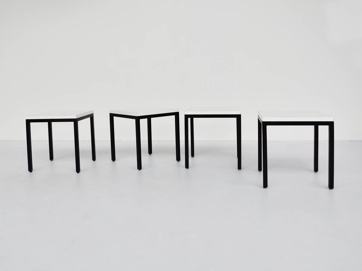 Design Minimaliste, Tables d'Appoint ou Tables de Chevet, 4 Disponibles