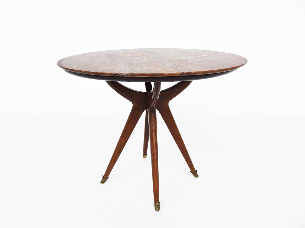 Red Onyx Round Table with Brass Details