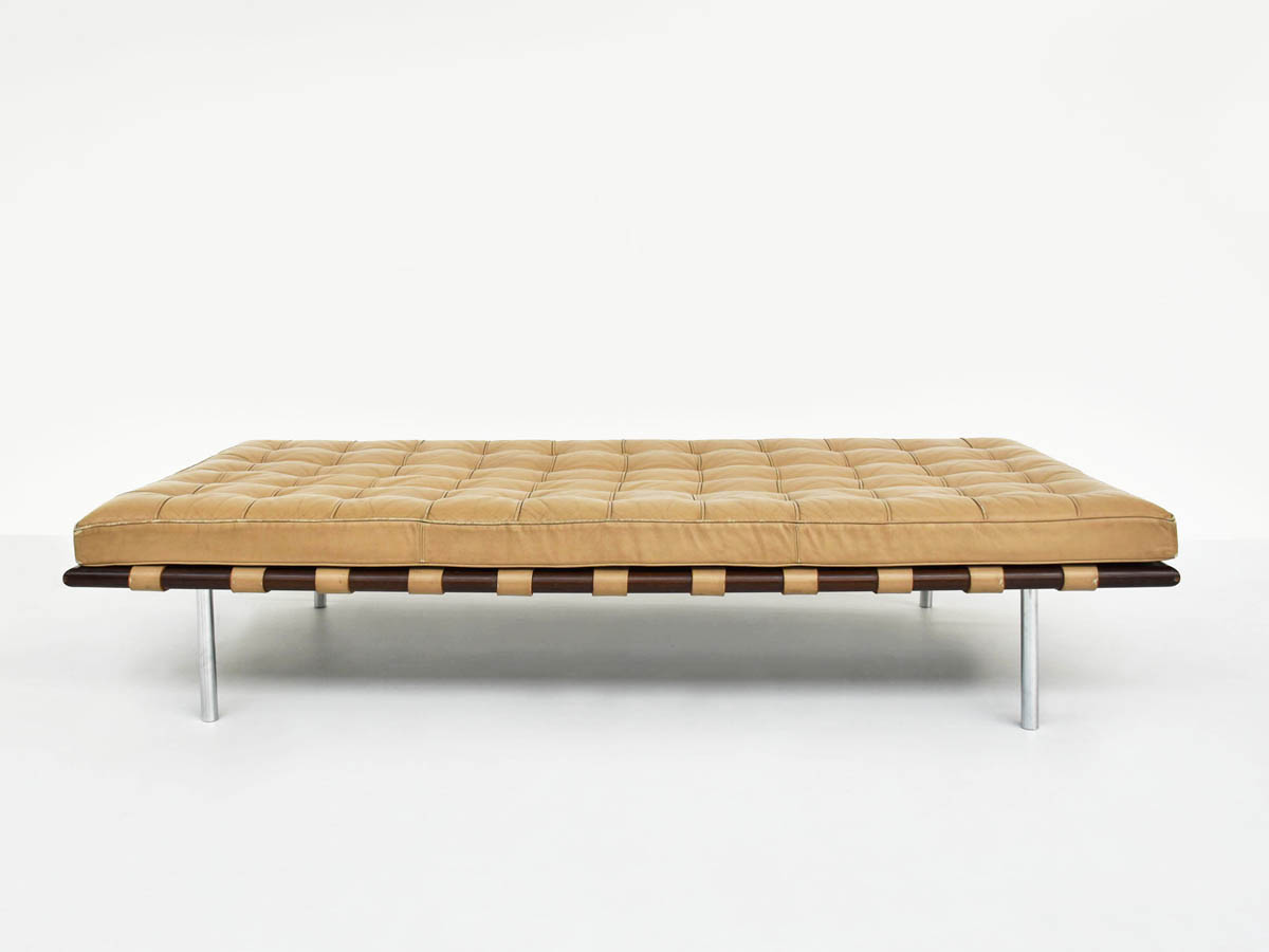 Barcelona Couch, Day Bed