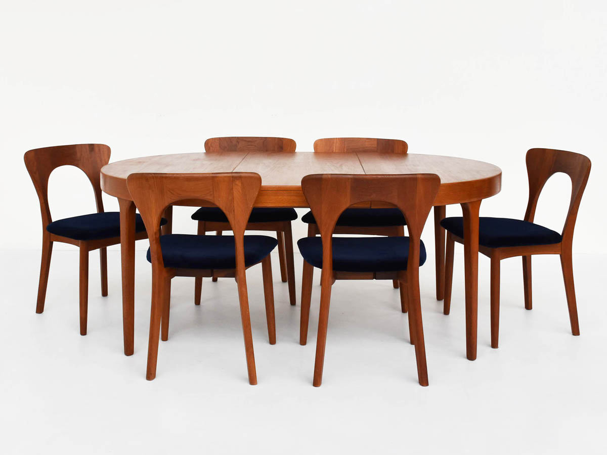 Danish Extendable Table and Chairs Set