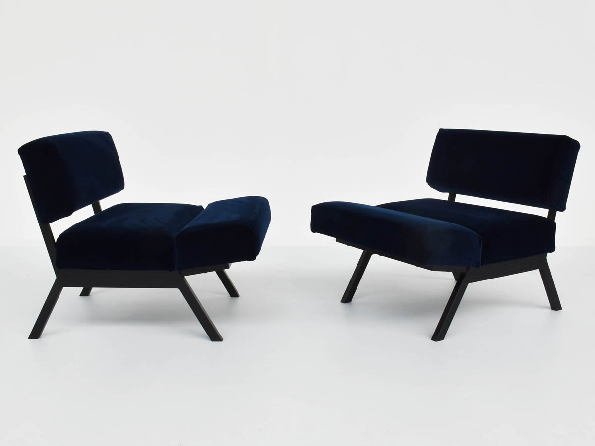 Deux fauteuils convertibles en poufs mod. Panchetto