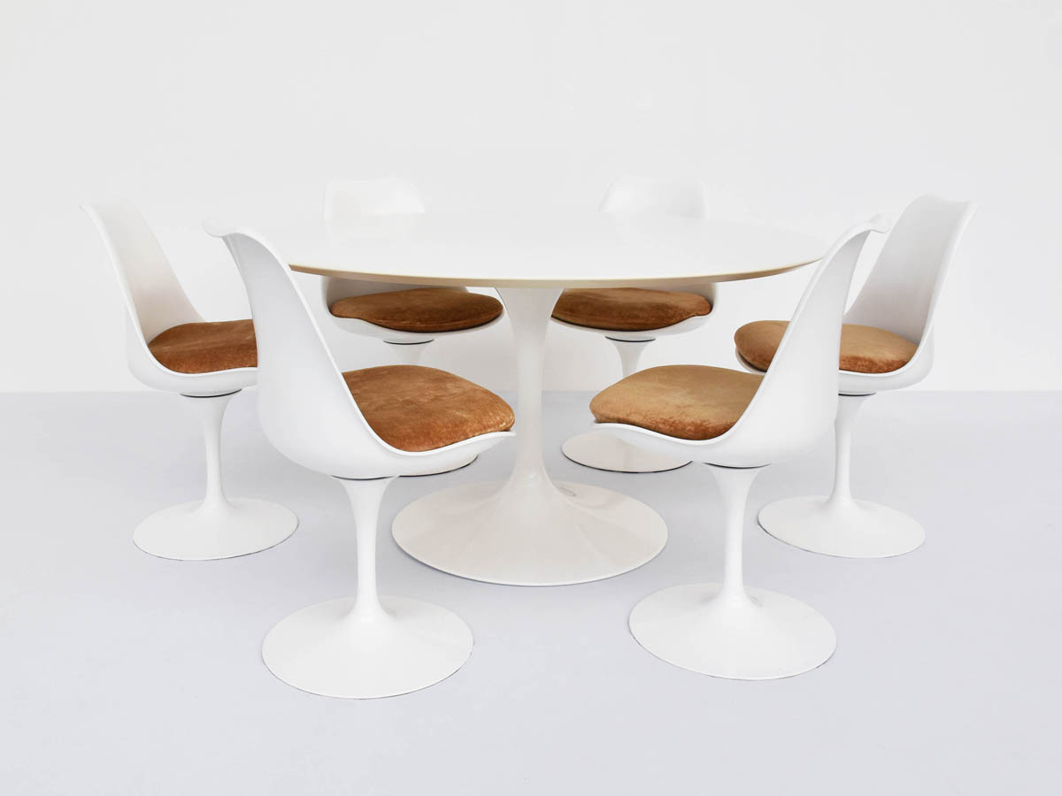 Tulip Round Table Set with 6 Swivel Tulip Chairs