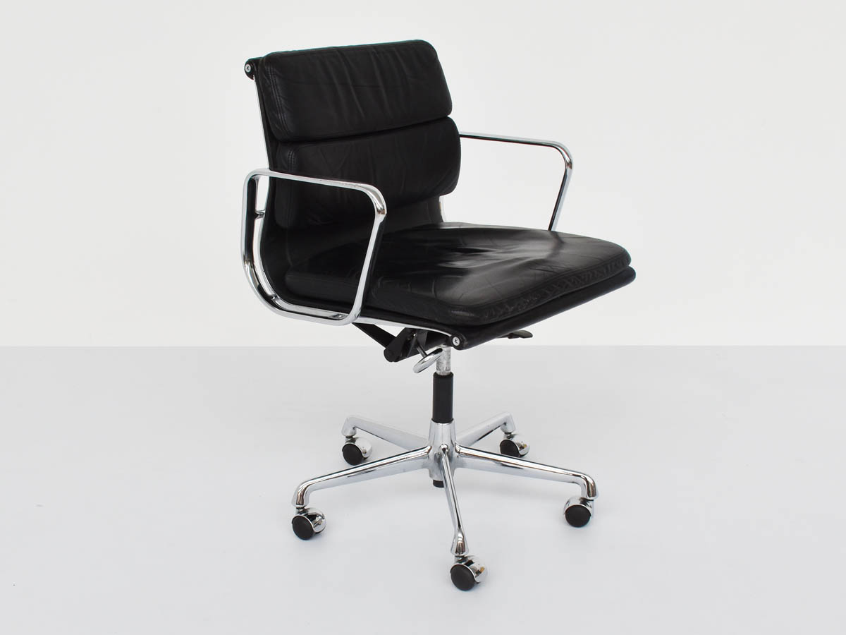 Black Leather Desk Armchair mod. Soft Pad EA217