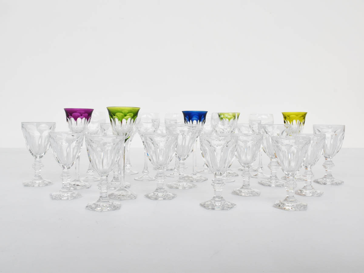 25 Verres en cristal sculpté