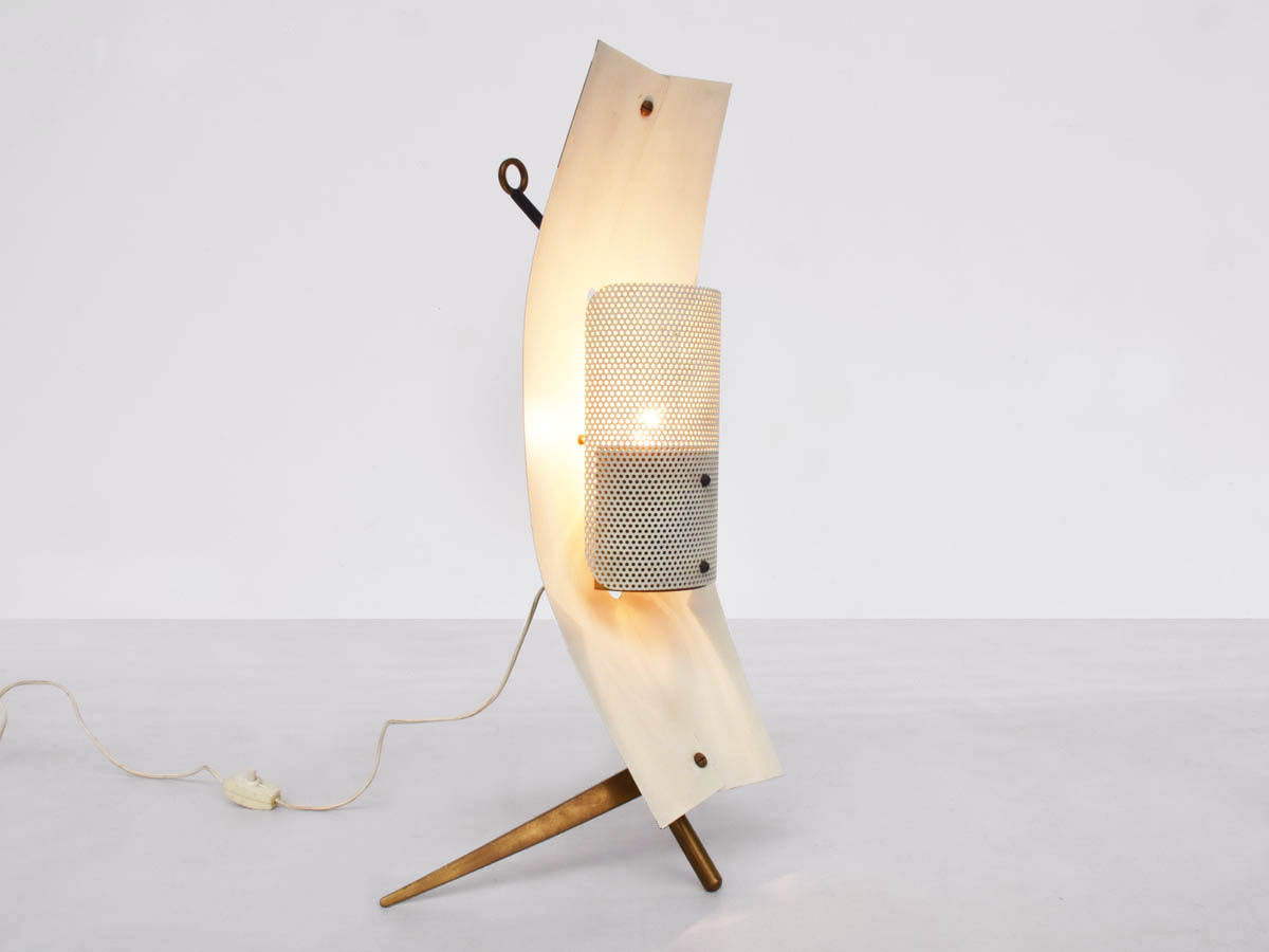Lampada da tavolo o applique