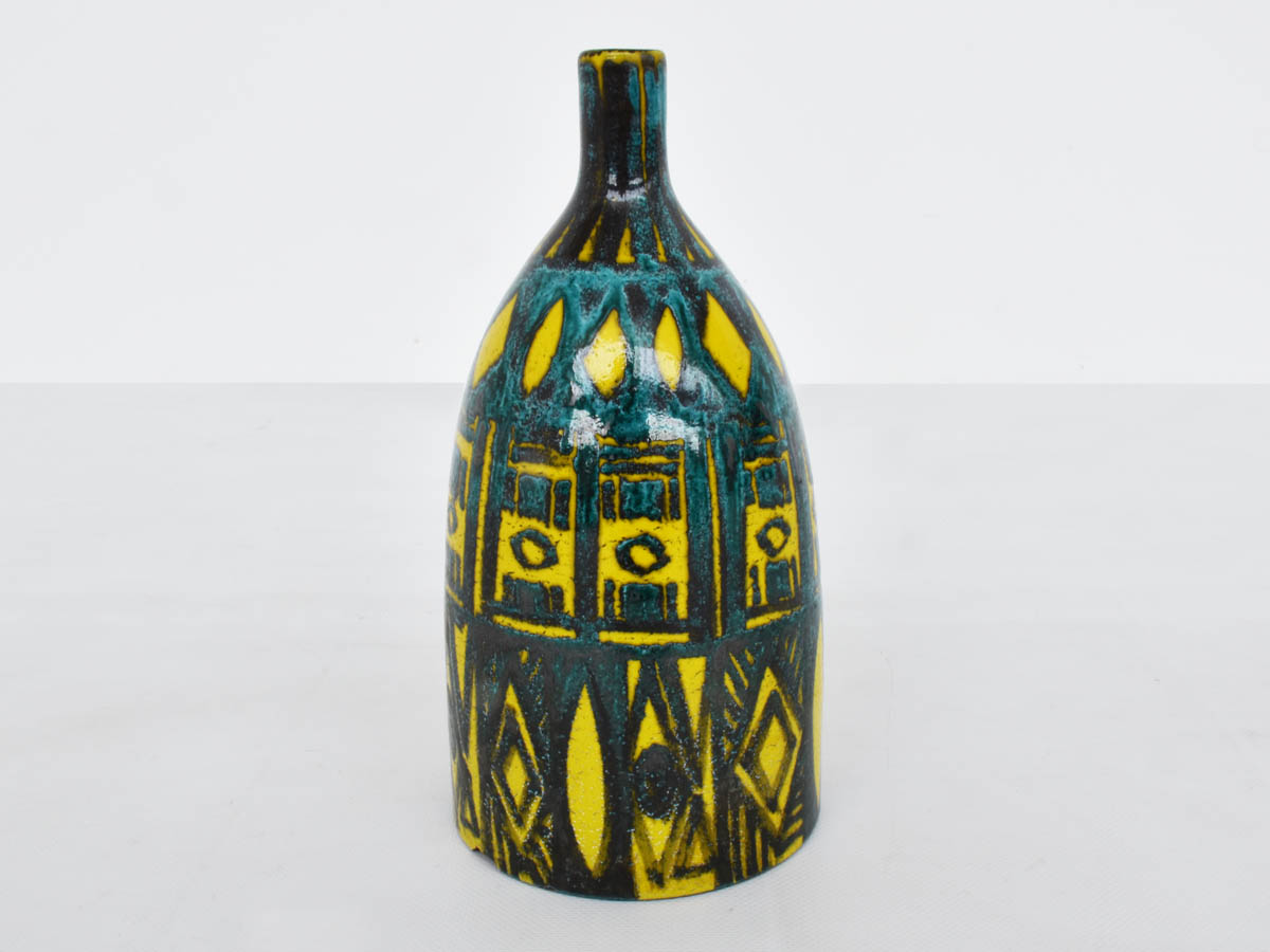 Narrow-necked ceramic vase