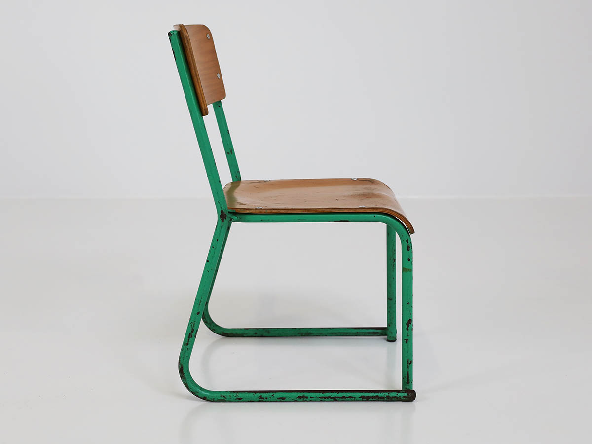 Item nr: 25132 - Collectible rationalist children chair from the Asilo Sant Elia, Como Collectible rationalist children chair from the Asilo Sant Elia, Como