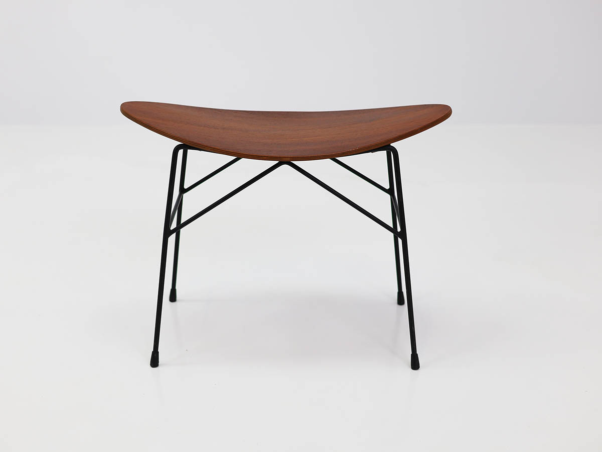 Bend stool