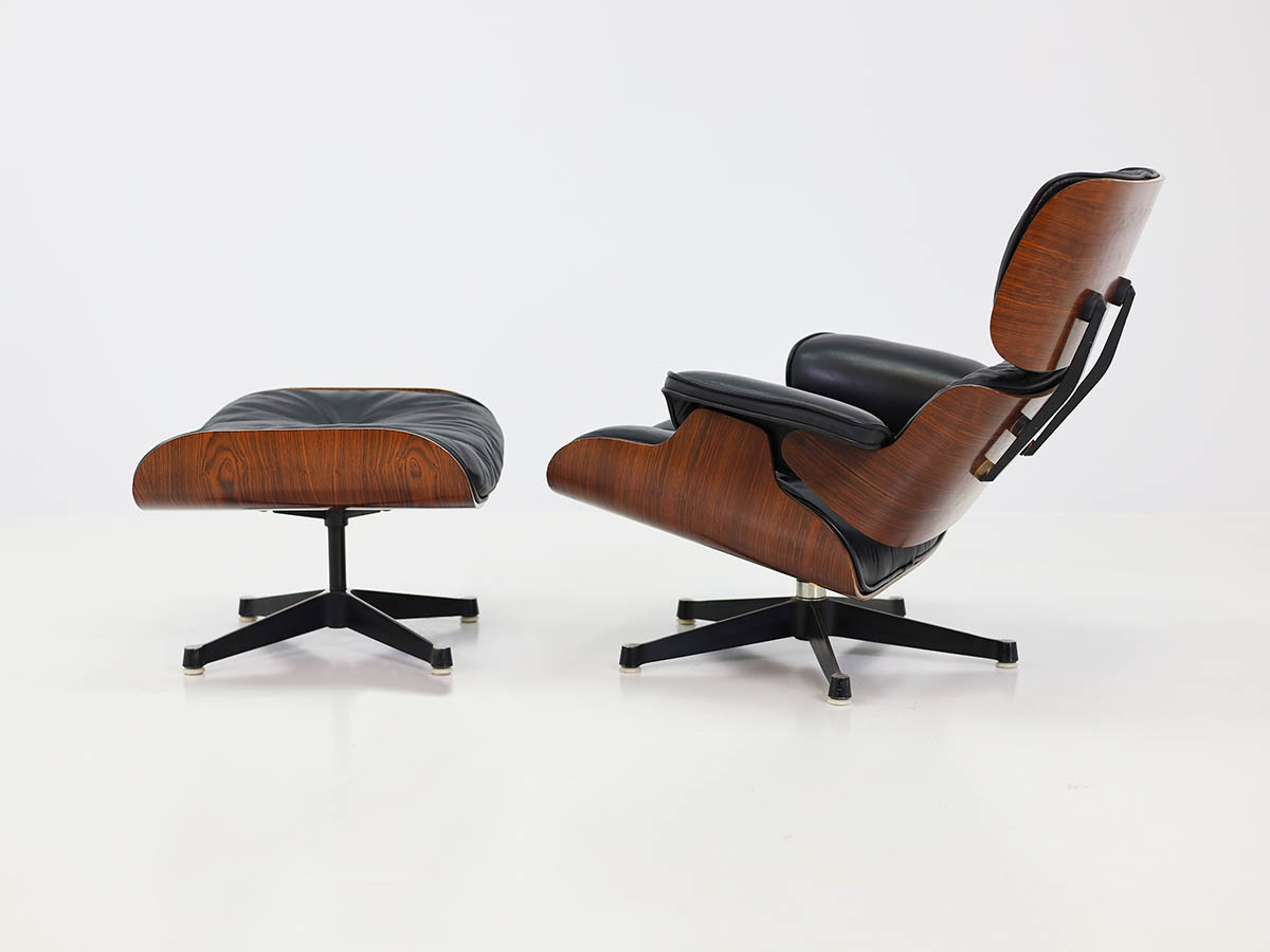 Rosewood Lounge Chair and Ottoman model 670 in Black Leather