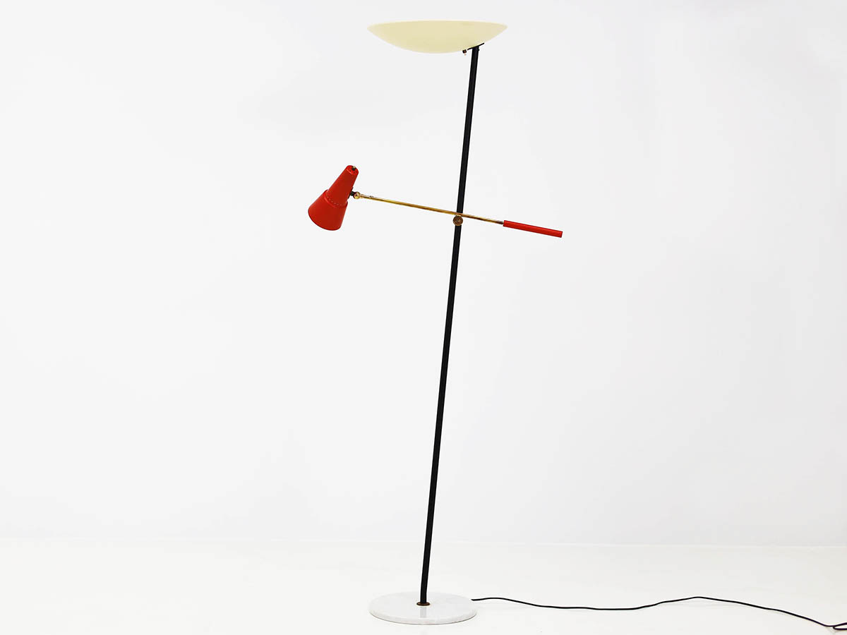 Item nr: - Floor lamp with an adjustable arm Floor lamp with an adjustable arm