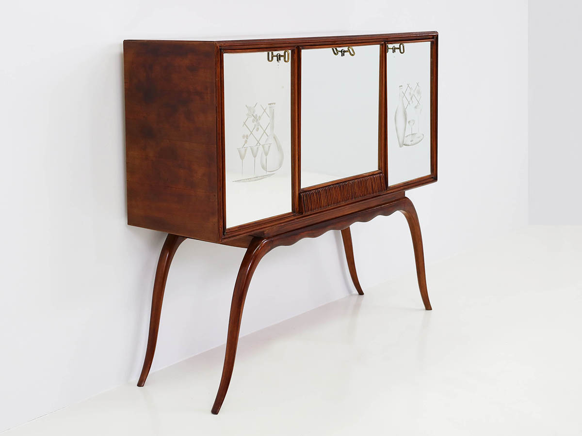 Italian bar with slender legs and a mirrored interior