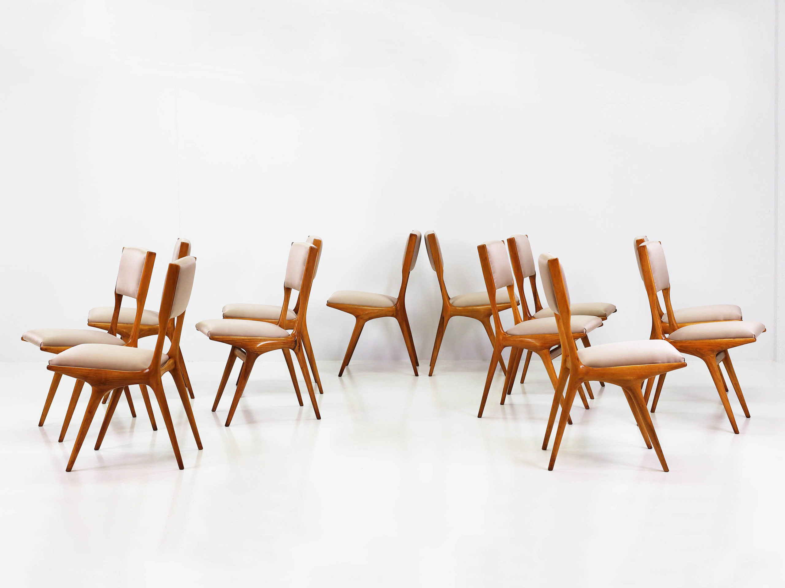 Rare dining chairs model 634, 12 available