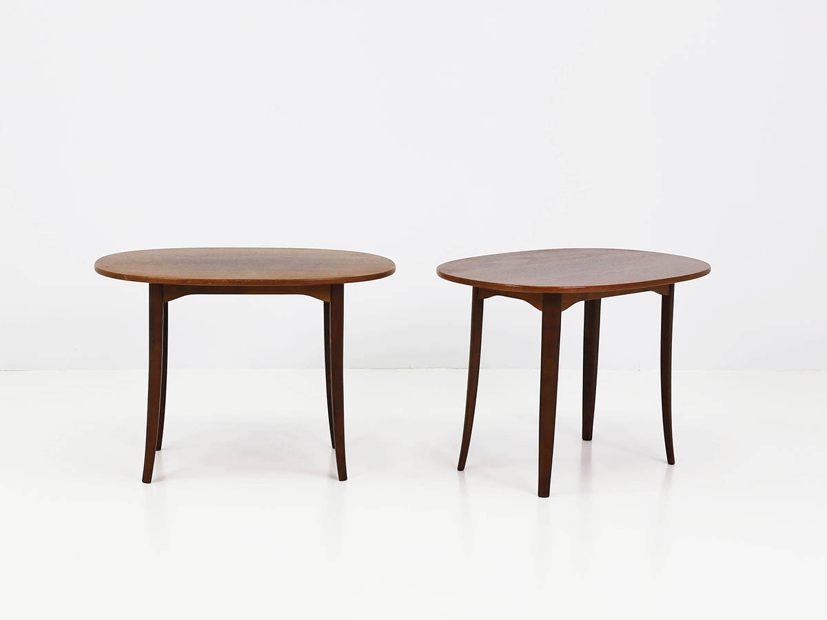 Pair of Side Tables in Teak model “Ovalen”