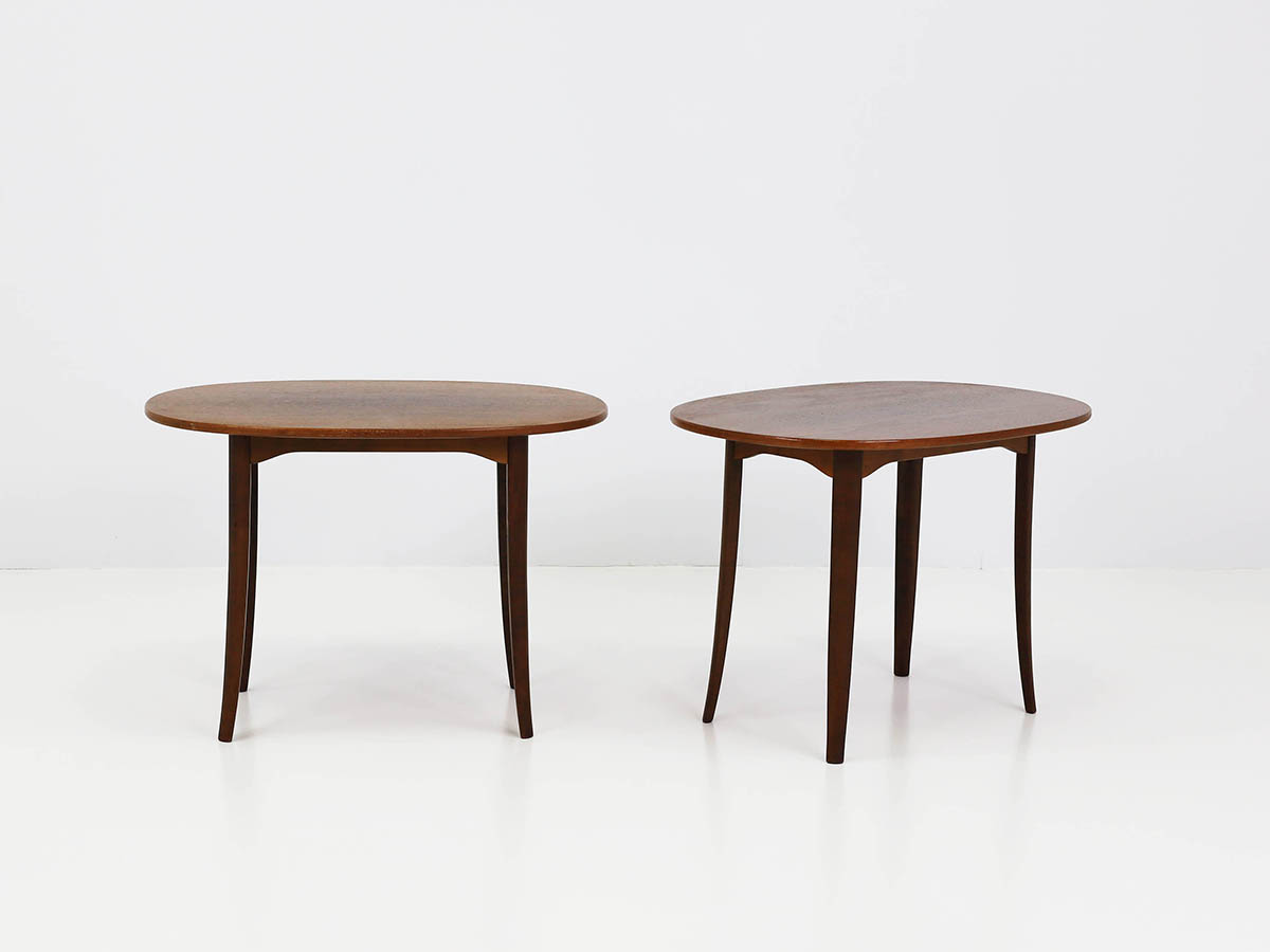 Pair of Side Tables in Teak model “Ovalen”