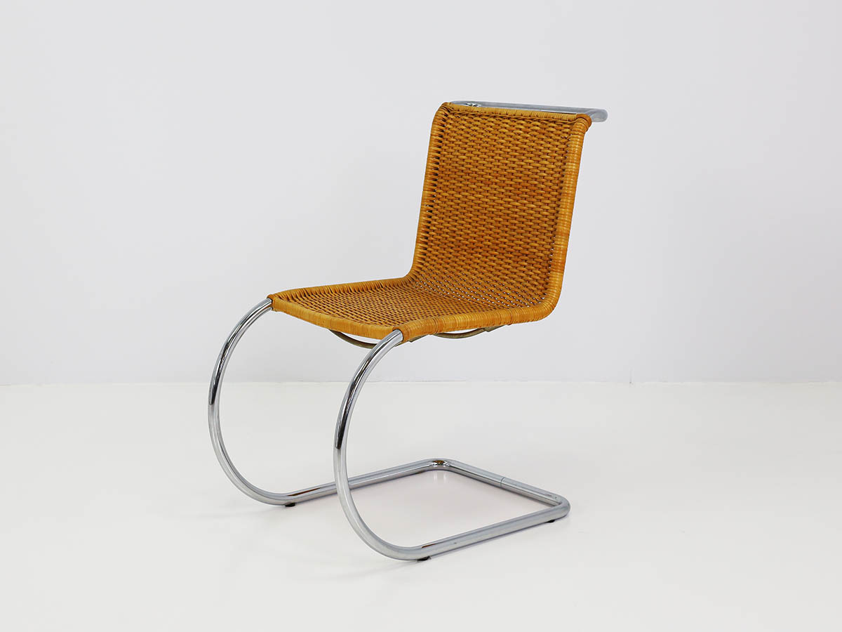 Chairs in Woven Cane model MR 20 Cantilever, 5 available